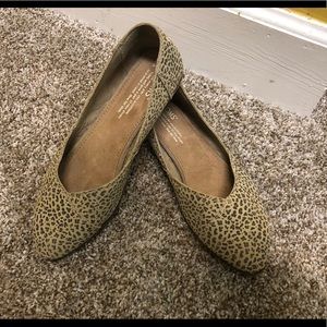 TOMS Flats size 6.5